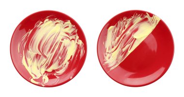 Kirli plaka beyaz, üstten görünüyor. Bulaşık yıkama işlemi