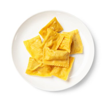 Lezzetli ravioli beyazda izole edilmiş, üst manzara