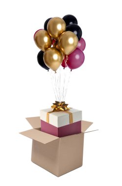 Beyaz arka planda karton kutudan fırlayan hediyeli parlak balonlar