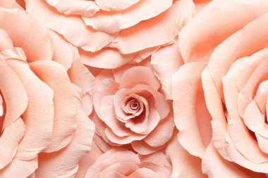 Arka plan olarak güzel pembe kağıt çiçekler, üst manzara