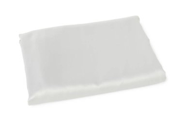 Beyaz arka planda temiz ipek çarşaflar.