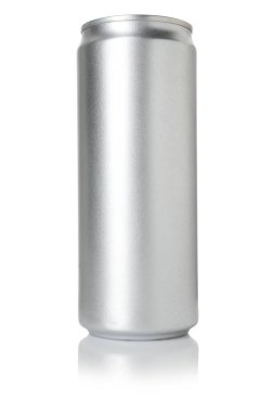 Boş bir teneke kutu beyaza izole edilmiş.