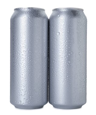 Beyaz teneke üzerinde iki ıslak teneke kutu