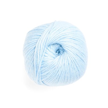 Açık mavi yün iplik beyaz, üst görünümde izole