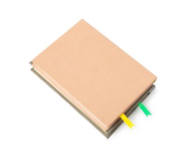 Beyaz üzerine izole edilmiş kurdele yer imlerine sahip kitaplar