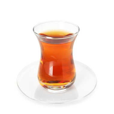 Beyaz bardakta geleneksel Türk çayı