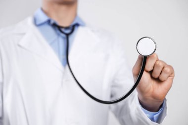 Doktor stetoskop üzerinde açık renkli, closeup ile