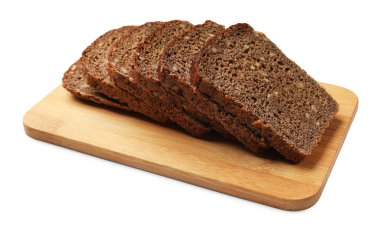 Beyaz üzerine izole edilmiş taze ekmek parçaları.