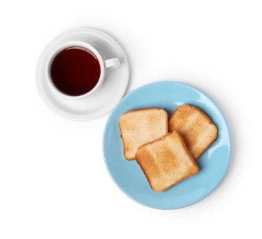 Lezzetli tost ekmeği ve çay, beyaz manzaralı.