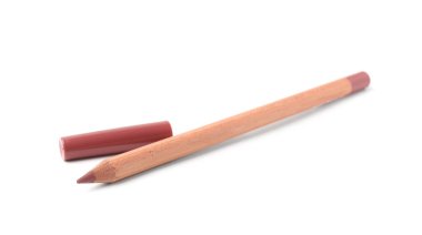 Bir dudak kalemi beyaza izole edilmiş. Kozmetik ürünü