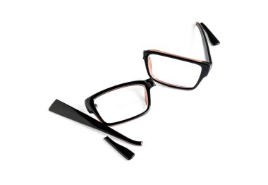 Kırık mercekli gözlük ve çerçeve beyaz, üst görünüm