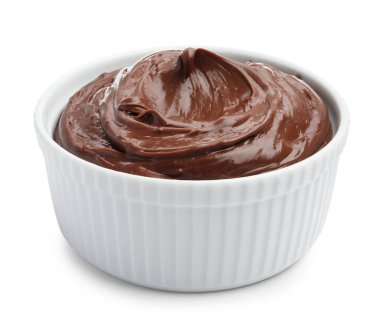 Beyaz kasedeki lezzetli çikolatalı puding.