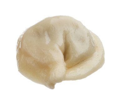 Bir lezzetli haşlanmış hamur köftesi, beyazın üzerinde izole edilmiş.