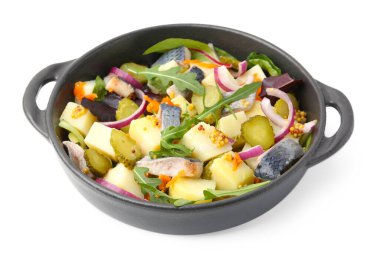 Ringa balıklı, sebzeli ve hardallı nefis salata.