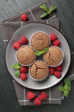 Ahududu ve nane aromalı nefis çörekler.