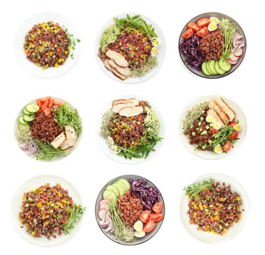 Lezzetli salatalar, kahverengi pirinçler beyaz sette. Üst görünüm