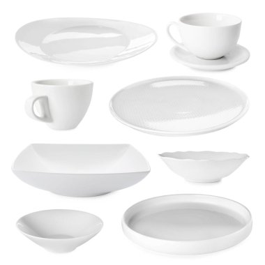 Beyaza izole edilmiş farklı beyaz bulaşık takımı.