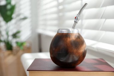 Geleneksel yba mate çayı pencere pervazında