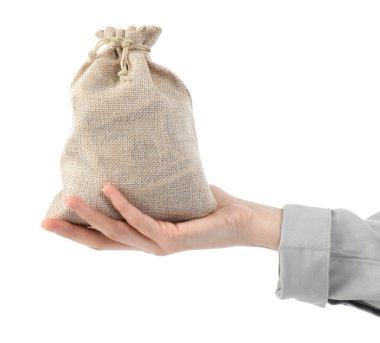 Beyaz arka planda kapalı para çantası olan kadın, yakın plan.