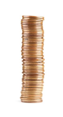 Beyaz üzerine izole edilmiş farklı madeni para yığını