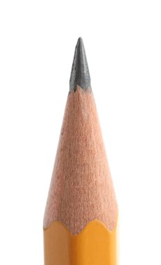 Beyaza izole edilmiş keskin bir grafit kalem.
