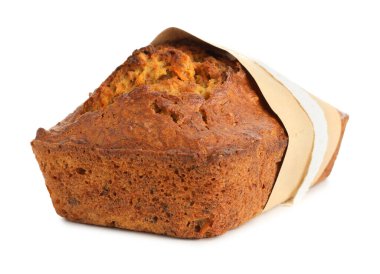 Beyaz üzerine izole edilmiş lezzetli bir havuçlu kek