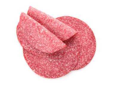 Lezzetli tütsülenmiş sosis dilimleri beyaz, üst manzara