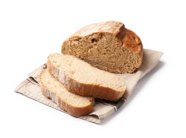 Beyaz üzerine izole edilmiş taze ekmek parçaları.