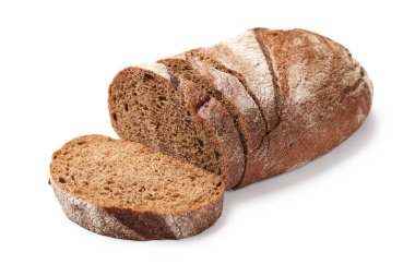 Beyaz üzerine izole edilmiş taze ekmek parçaları.