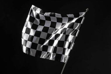 Siyah arkaplanda bir yarış bayrağı
