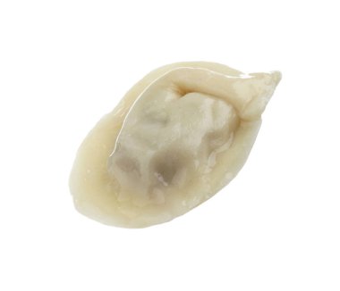 Bir lezzetli haşlanmış hamur köftesi, beyazın üzerinde izole edilmiş.