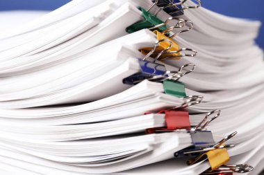 Kağıt kaplamalı ataçlar, yakın plan