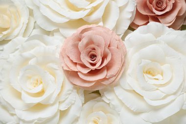 Arka plan olarak güzel kağıt çiçekler, üst görünüm