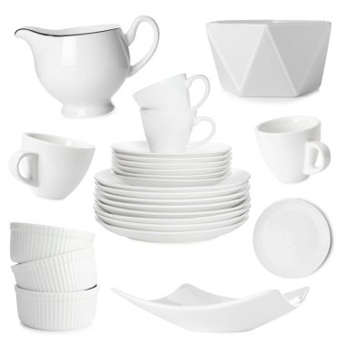 Beyaza izole edilmiş farklı beyaz bulaşık takımı.