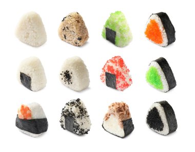 Lezzetli onigiri beyaz sette izole edilmiş. Japon yemeği