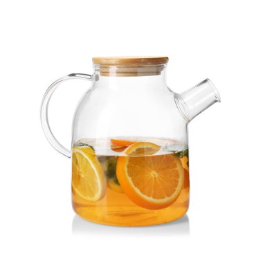 Portakallı, limonlu ve cam çaydanlıklı Aromatik meyve çayı.