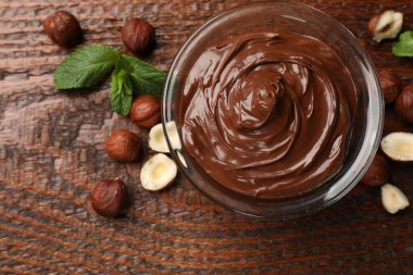 Fındıklı çikolata, fındıklı, fındıklı ve naneli.