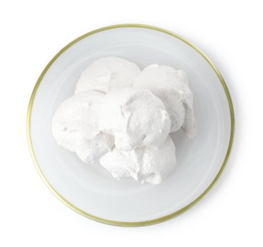 Lezzetli ev yapımı kurabiyeler beyaz, üst manzara izole.