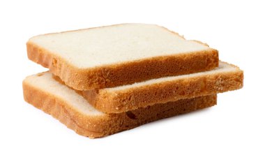 Taze ekmek parçaları beyaza izole edilmiş.