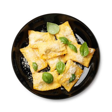 Parmesanlı peynirli ve fesleğenli nefis ravioli.
