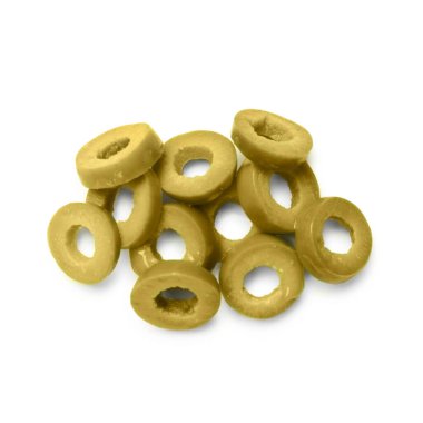 Taze yeşil zeytin halkalarını kes beyaza izole edilmiş, üst manzara