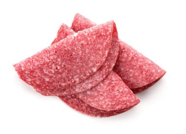 Lezzetli tütsülenmiş sosis dilimleri beyaz, üst manzara