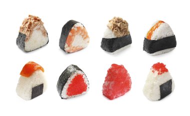 Lezzetli onigiri beyaz sette izole edilmiş. Japon yemeği