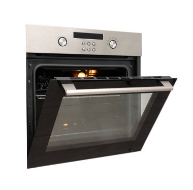 Açık elektrikli fırın beyaza izole edilmiş.