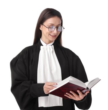 Beyaz arkaplan üzerine kitap okuyan gözlüklü yargıç