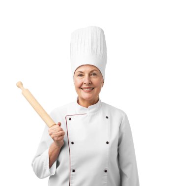 Beyaz arka planda merdanesi olan profesyonel pasta şefi.