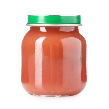 Bebek maması. Cam kavanozdaki lezzetli püre beyaza izole edilmiş.