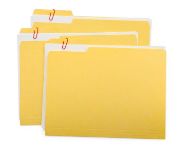 Kağıt içeren üç dosya dizini beyaz, üst görünümde izole edilmiş