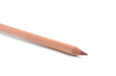 Bir dudak kalemi beyaza izole edilmiş. Kozmetik ürünü