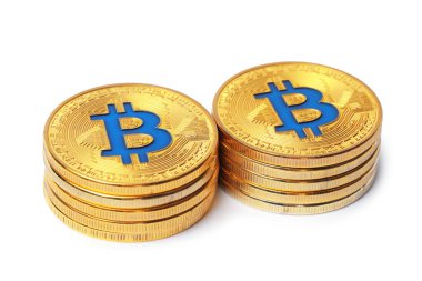 Kripto para birimi. Birçok altın bitcoin beyaz üzerinde izole